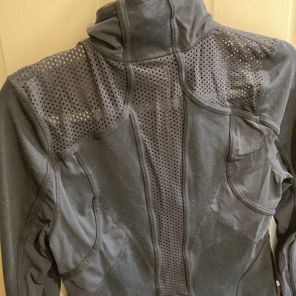 Zella M zip up athletic long sleeve. Navy blue, lots of cool venting. EUC - Picture 4 of 5